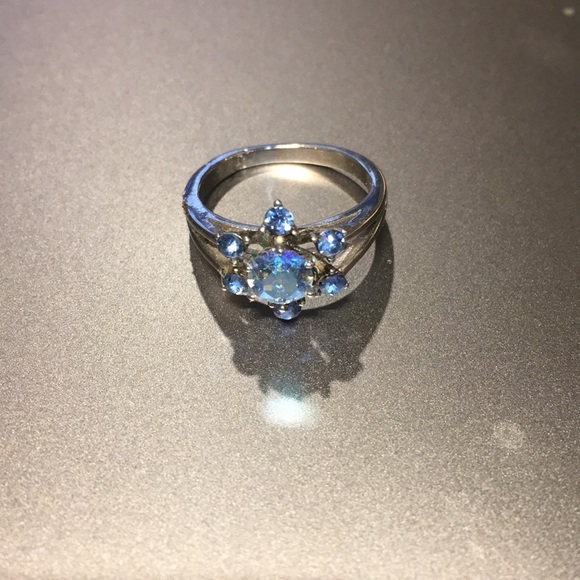 Size 5 Fragrant Jewels snowflake ring (3 for $45) - Picture 2 of 4